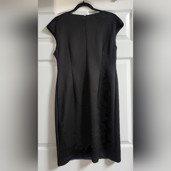 Connected Apparel Black and Blue V-Neck Sheath Dress Size 12 - Picture 2 of 3